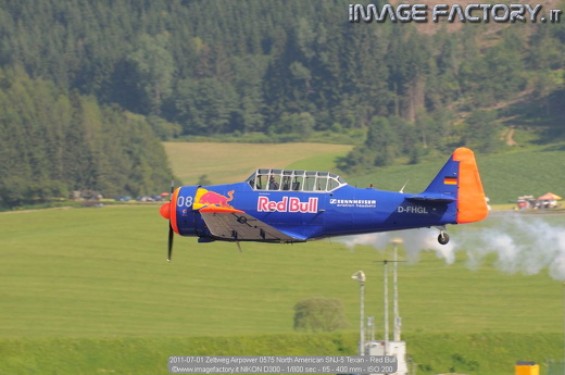 2011-07-01 Zeltweg Airpower 0575 North American SNJ-5 Texan - Red Bull